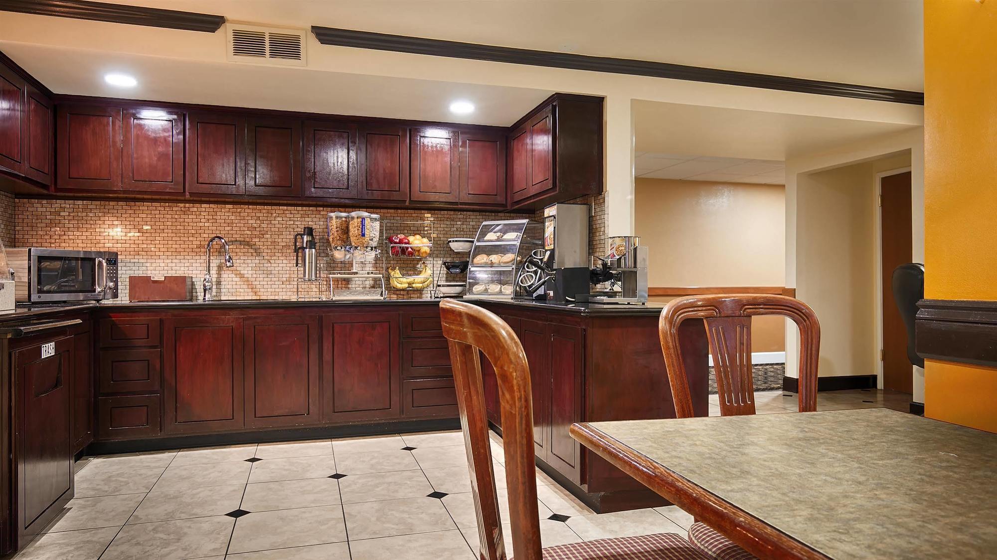 Best Western Orchard Inn Ukiah Esterno foto